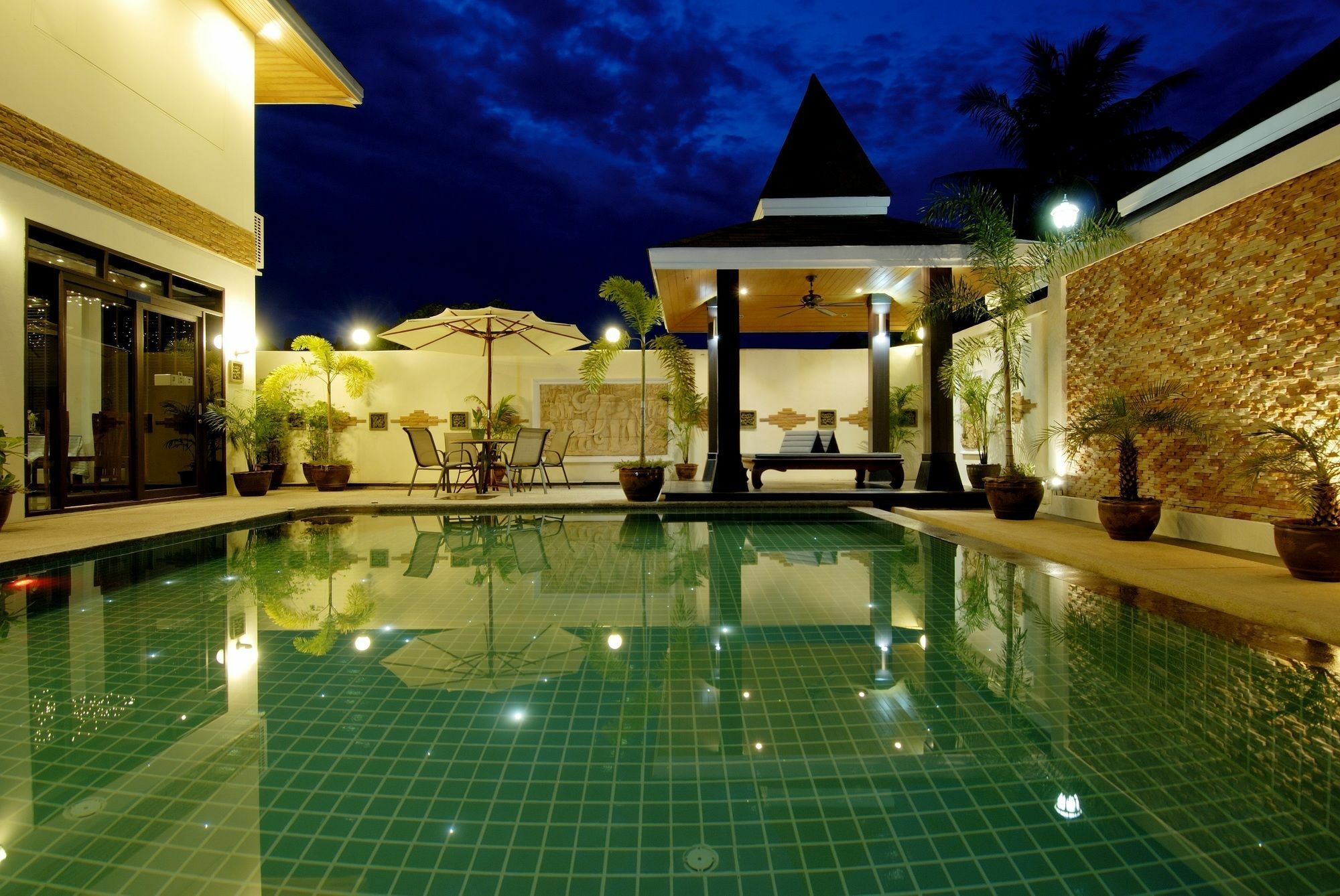 The Iris Pool Villa Rawai Exterior photo