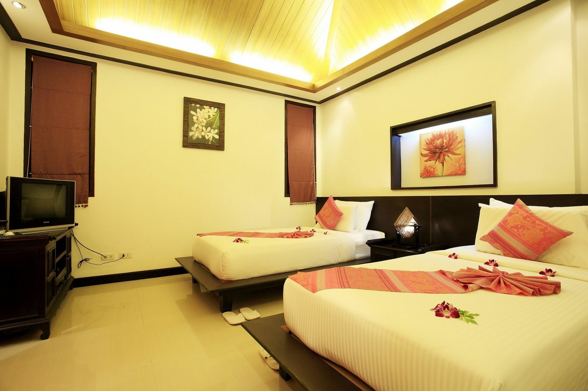 The Iris Pool Villa Rawai Exterior photo
